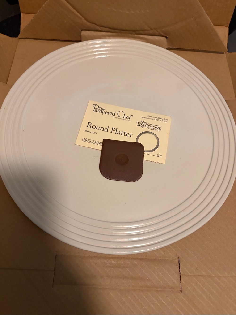BNIB Pampered Chef New Traditions Round Platter Box - Discontinued